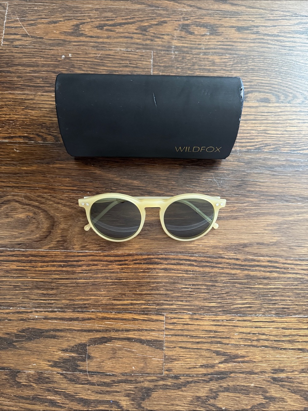 Wildfox Steff Round Sunglasses in Beige EUC no scratches. With Case.